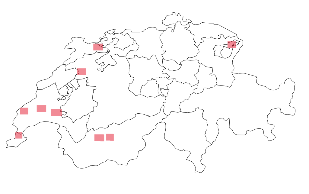 Red squares on a map of Switzerland indicate the bee-eater's distribution in Switzerland. The bird can be found sporadically in the Canton of St. Gallen, the Canton of Berne and the Canton of Vaud.